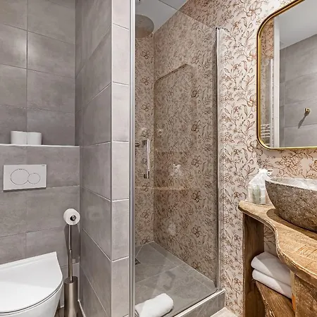 דירה Taj Express