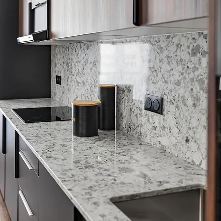 Taj Express דירה