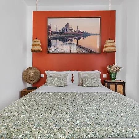 דירה Taj Express *